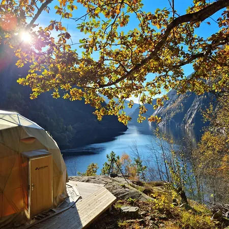 Akrafjorden Glamping *